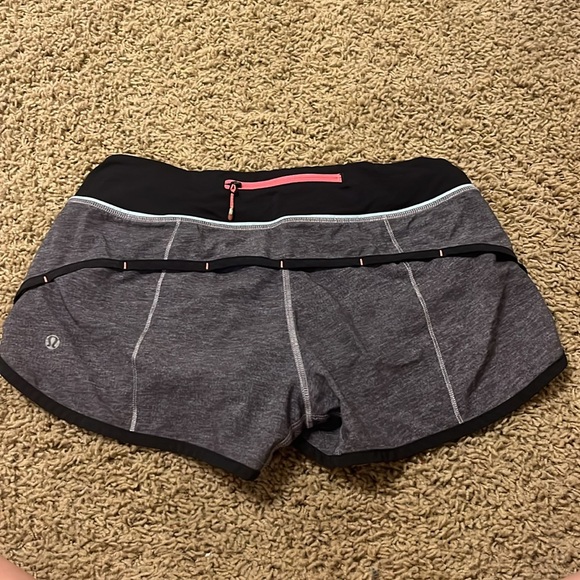 Discontinued Lululemon Speed Up Shorts - Picture 2 of 3